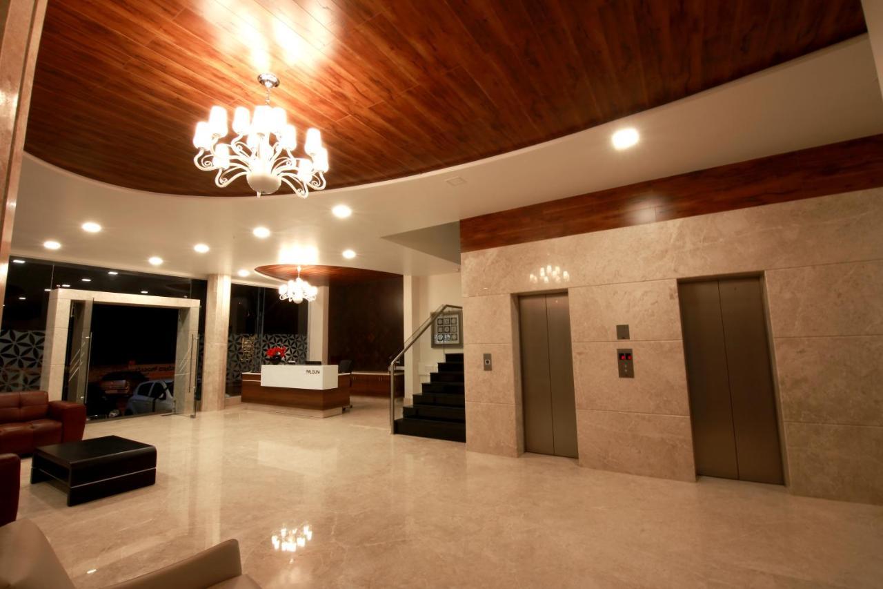 Palguni Residency Hassan Exterior foto