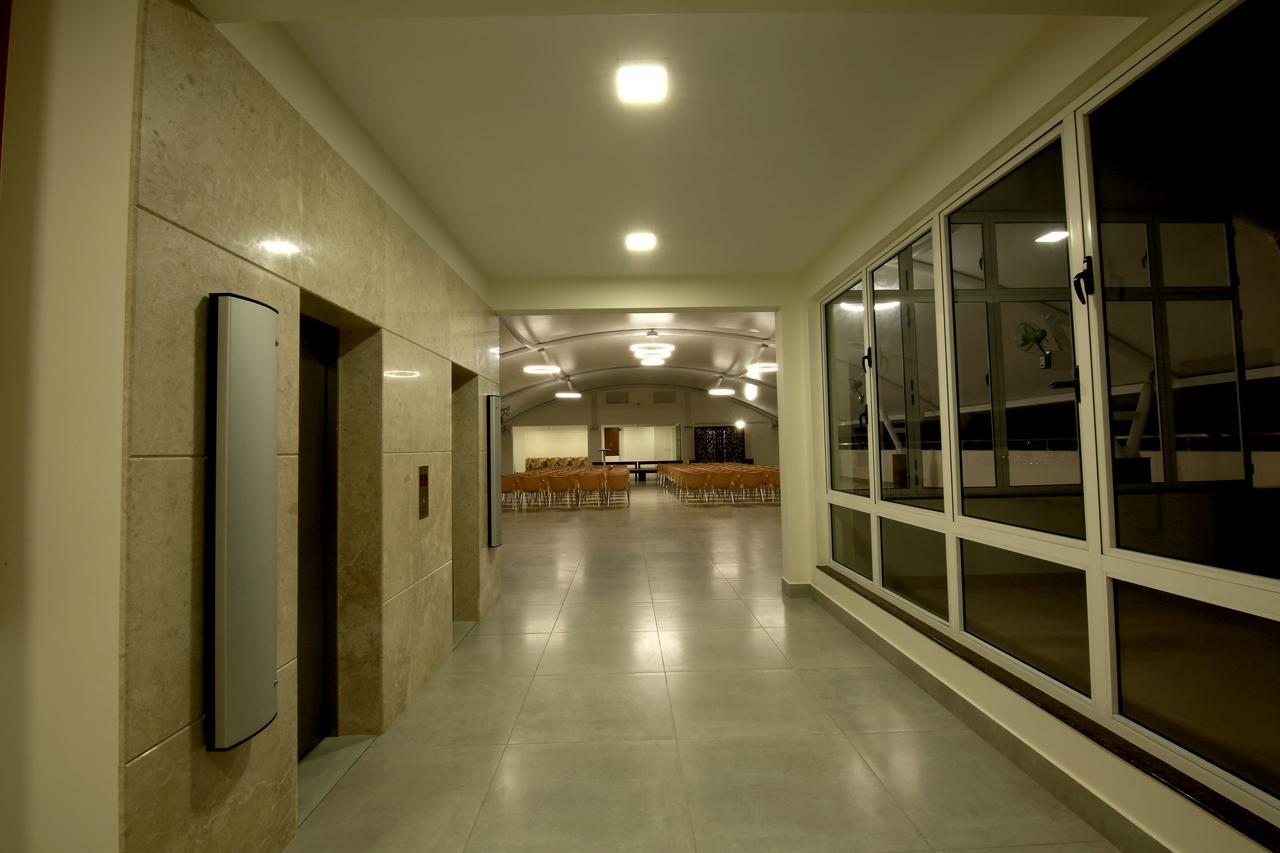 Palguni Residency Hassan Exterior foto