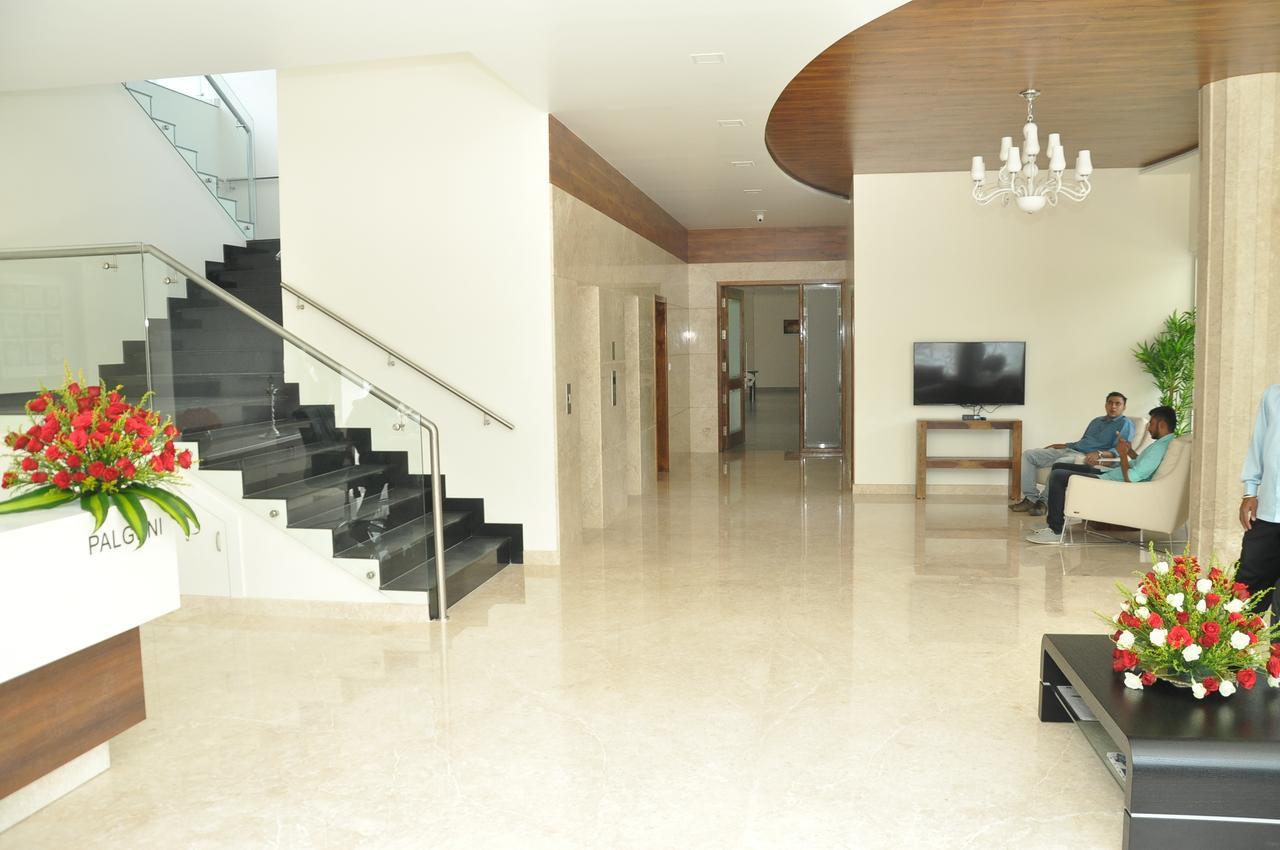 Palguni Residency Hassan Exterior foto